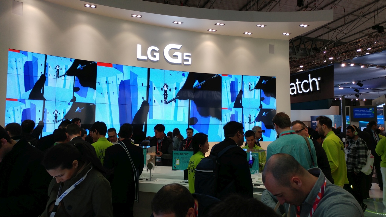 Zdjęcie wykonane smartfonem LG G5 w warunkach targowych w czasie MWC 2016 w Barcelonie - 90sekund.pl