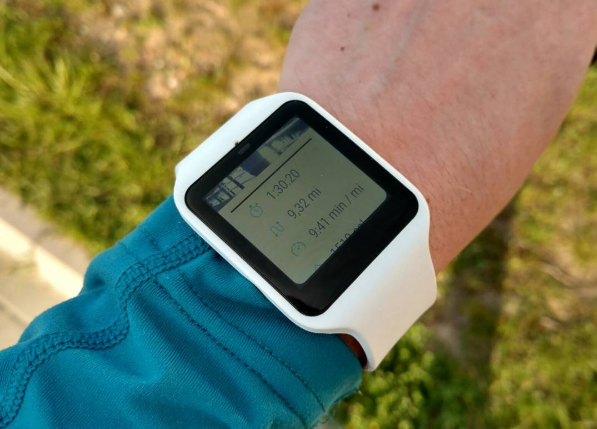 Sony Smartwatch 3 z aplikacją RunKeeper - 90sekund.pl