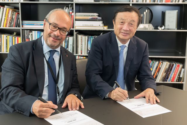 Dr. Andreas Kaufmann Przewodniczący Rady Nadzorczej Leica oraz Ren Zhengfei CEO Huawei - fot. mat. pras.