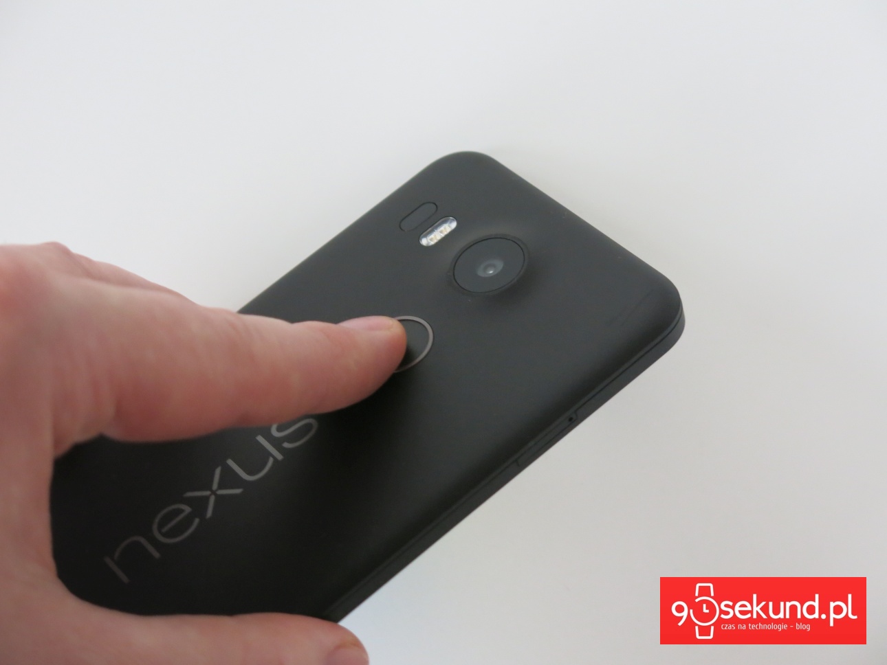 Test i recenzja LG Nexus 5X (LGH791) - czytnik odcisków palców - 90sekund.pl