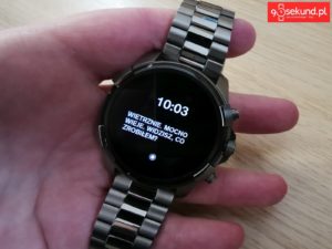 Komunikaty, które generuje aplikacja T-ON-I na smartwatchu Diesel On Full Guard 2.0 - Michał Brożyński 90sekund.pl