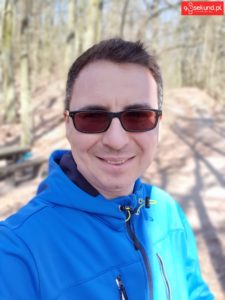 Selfie z efektem Rozmycia z Galaxy S10+ Plus - Michał Brożyński 90sekund.pl