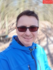 Selfie z efektem Wirowania z Galaxy S10+ Plus - Michał Brożyński 90sekund.pl