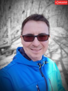 Selfie z efektem Kolorowy Punkt z Galaxy S10+ Plus - Michał Brożyński 90sekund.pl