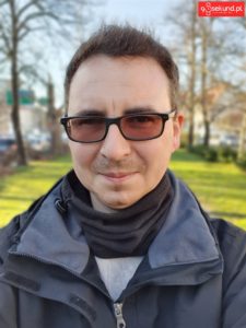 Selfie z efektem Rozmycia z Galaxy S10+ Plus - Michał Brożyński 90sekund.pl