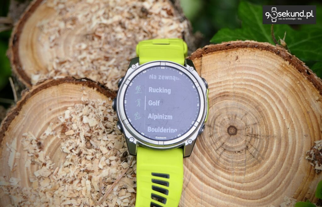 Na zdjęciu smartwatch Garmin Fenix 8 51 mm z ekranem MIP w wersji Solar Sapphire - 90sekund.pl